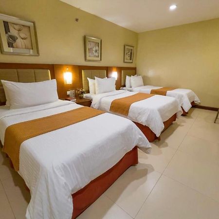 Royal Garden Hotel Ozamis Ngoại thất bức ảnh