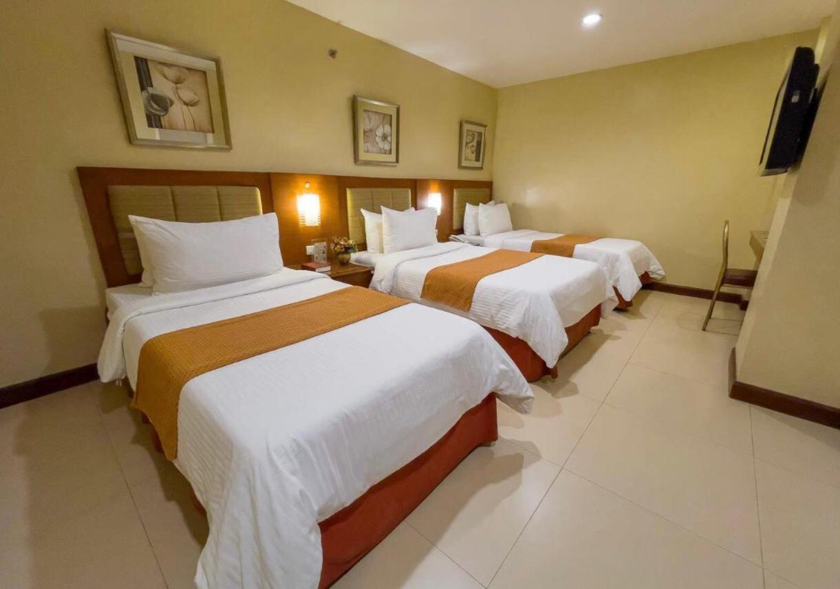Royal Garden Hotel Ozamis Ngoại thất bức ảnh