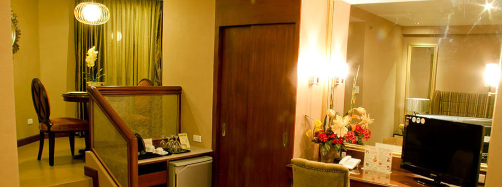 Royal Garden Hotel Ozamis Ngoại thất bức ảnh